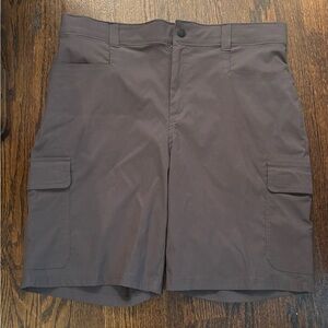 Orvis Men's Dark Gray Cargo Shorts